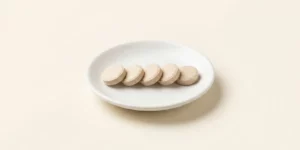 원형 정제 아이보리 컬러